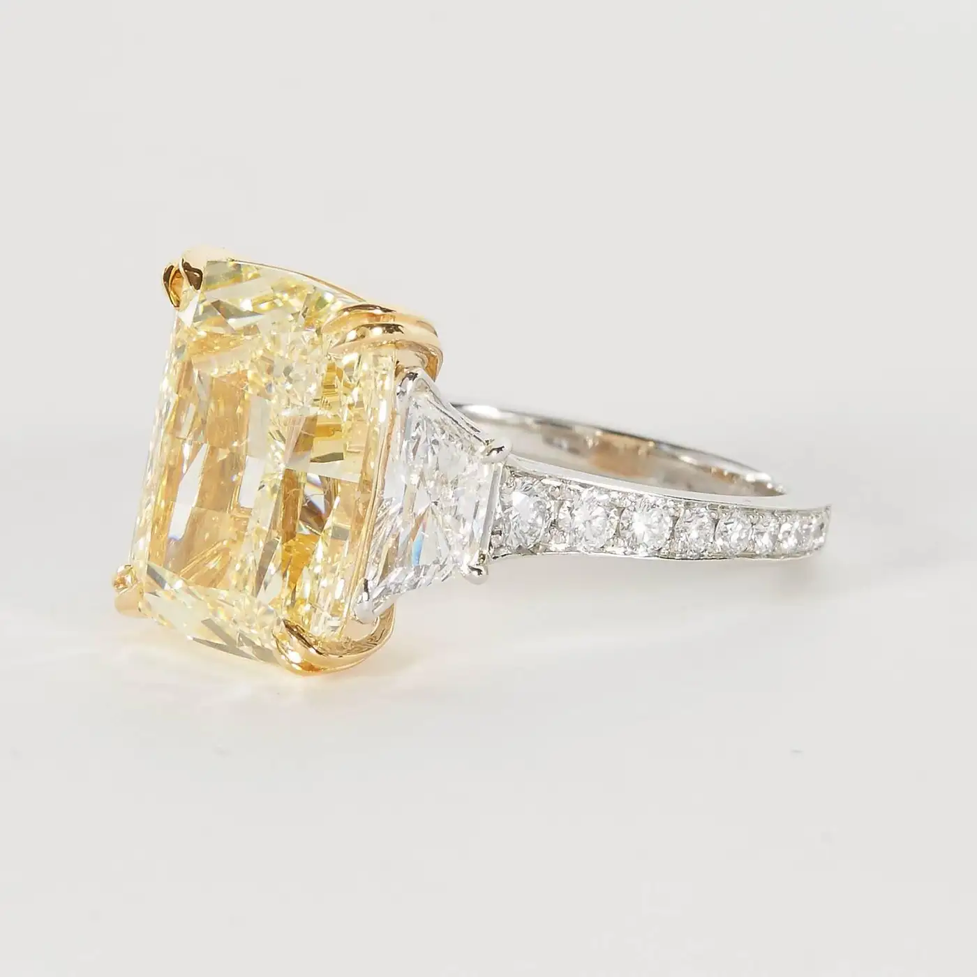 10-carat-Fancy-Yellow-GIA-Diamond-Ring-2.webp