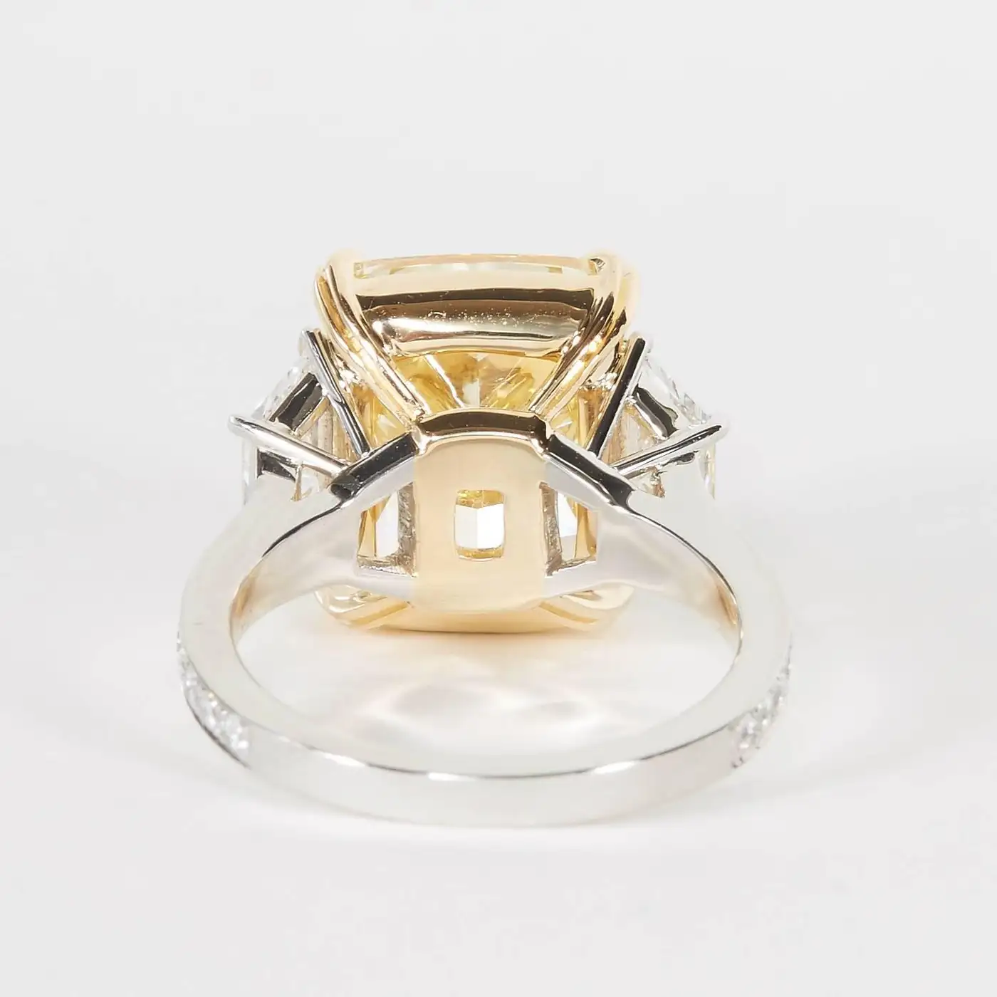 10-carat-Fancy-Yellow-GIA-Diamond-Ring-3.webp