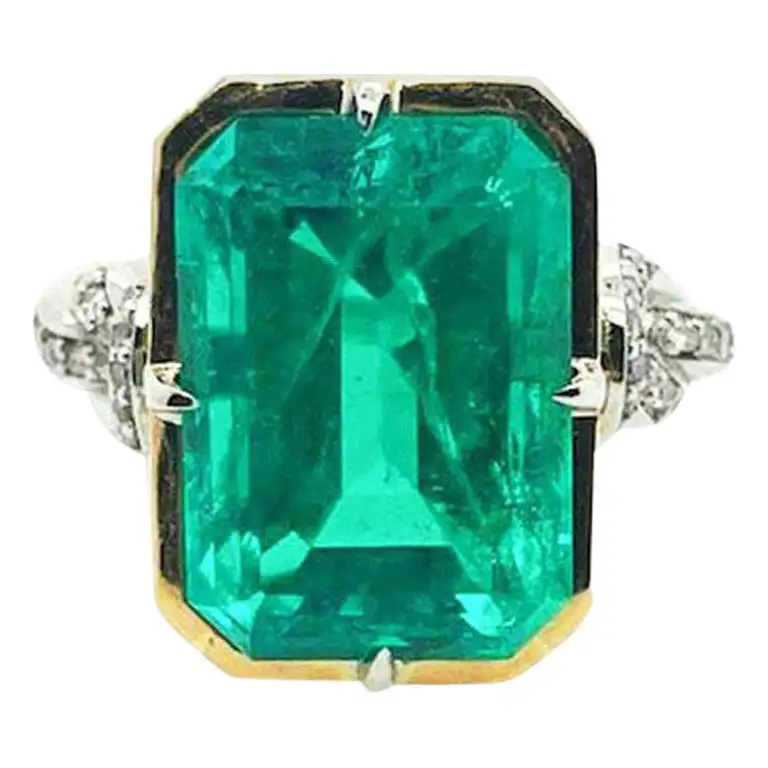 3ct-Emerald-in-Forget-Me-Knot-Ring-Platinum-and-22ct-Yellow-Gold-10.webp
