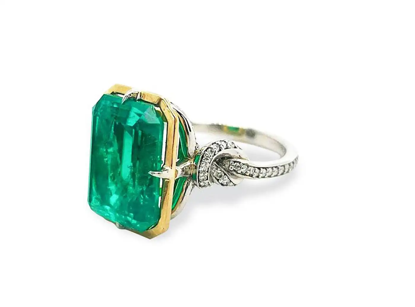 3ct Emerald in Forget Me Knot Ring Pla