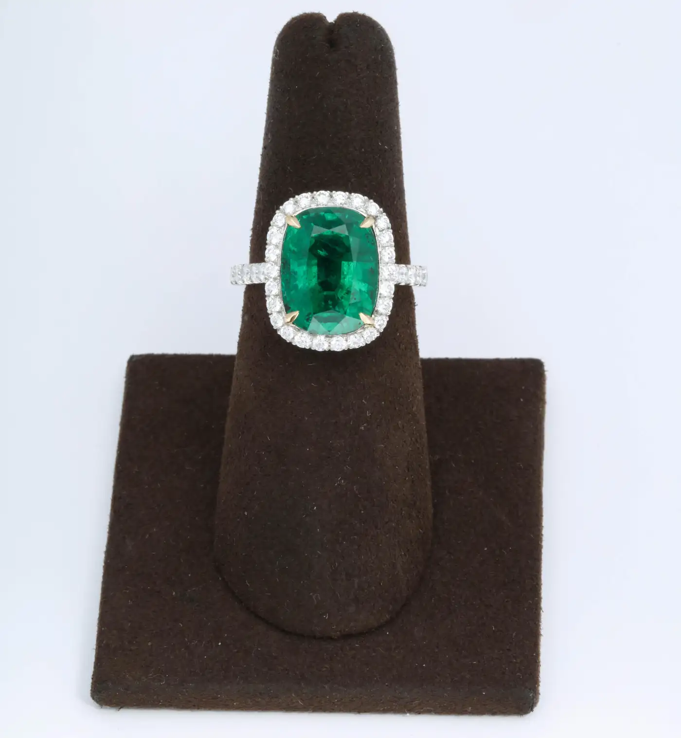 5-Carat-Green-Emerald-Cushion-Cut-Diamond-Halo-Ring-GIA-Certified-No-Oil-6.webp