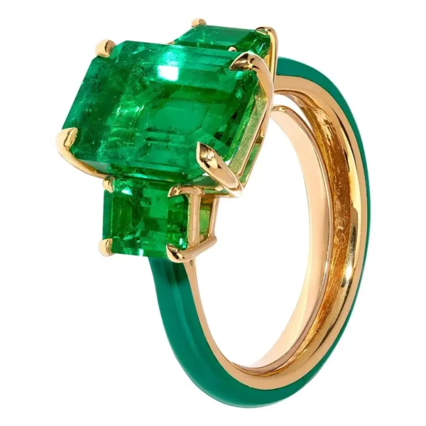 5.29 Carats Emerald Ring in Yellow Gol