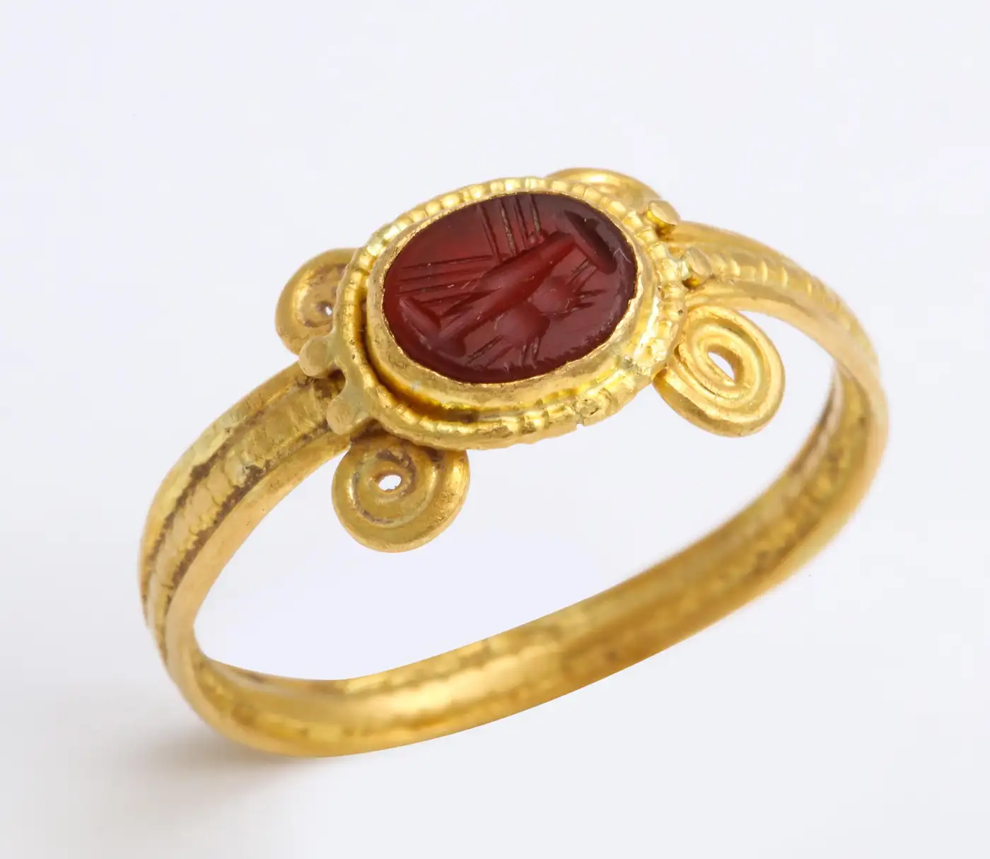 Ancient-Roman-Carnelian-Intaglio-Ring-with-Clasped-Hands-6.webp