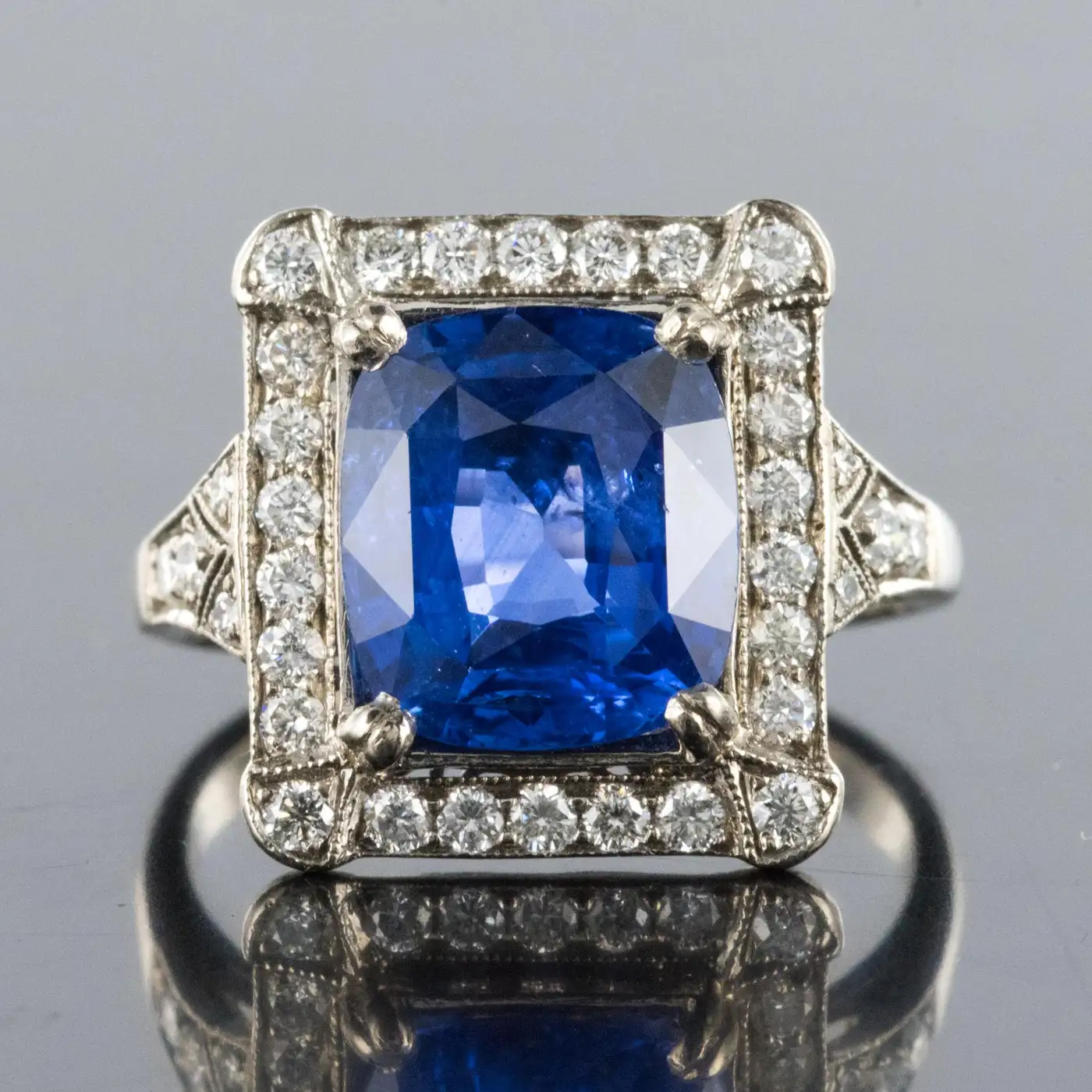 Art-Deco-Style-French-5-Carat-Ceylon-Sapphire-Diamond-18-Karat-White-Gold-Ring-6.webp