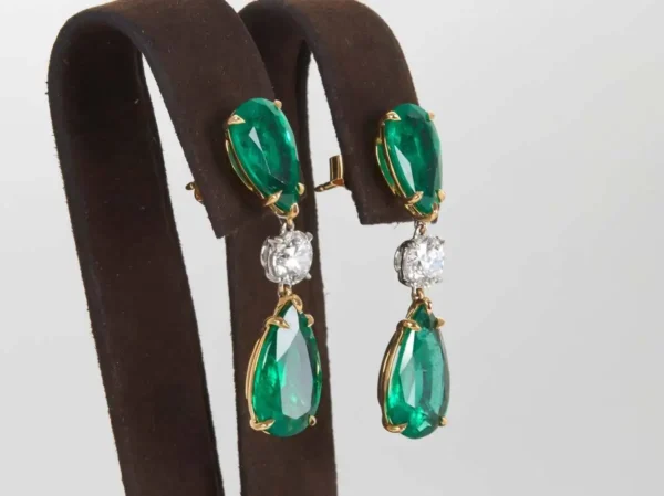 Elegant Green Emerald Diamond Gold Dro