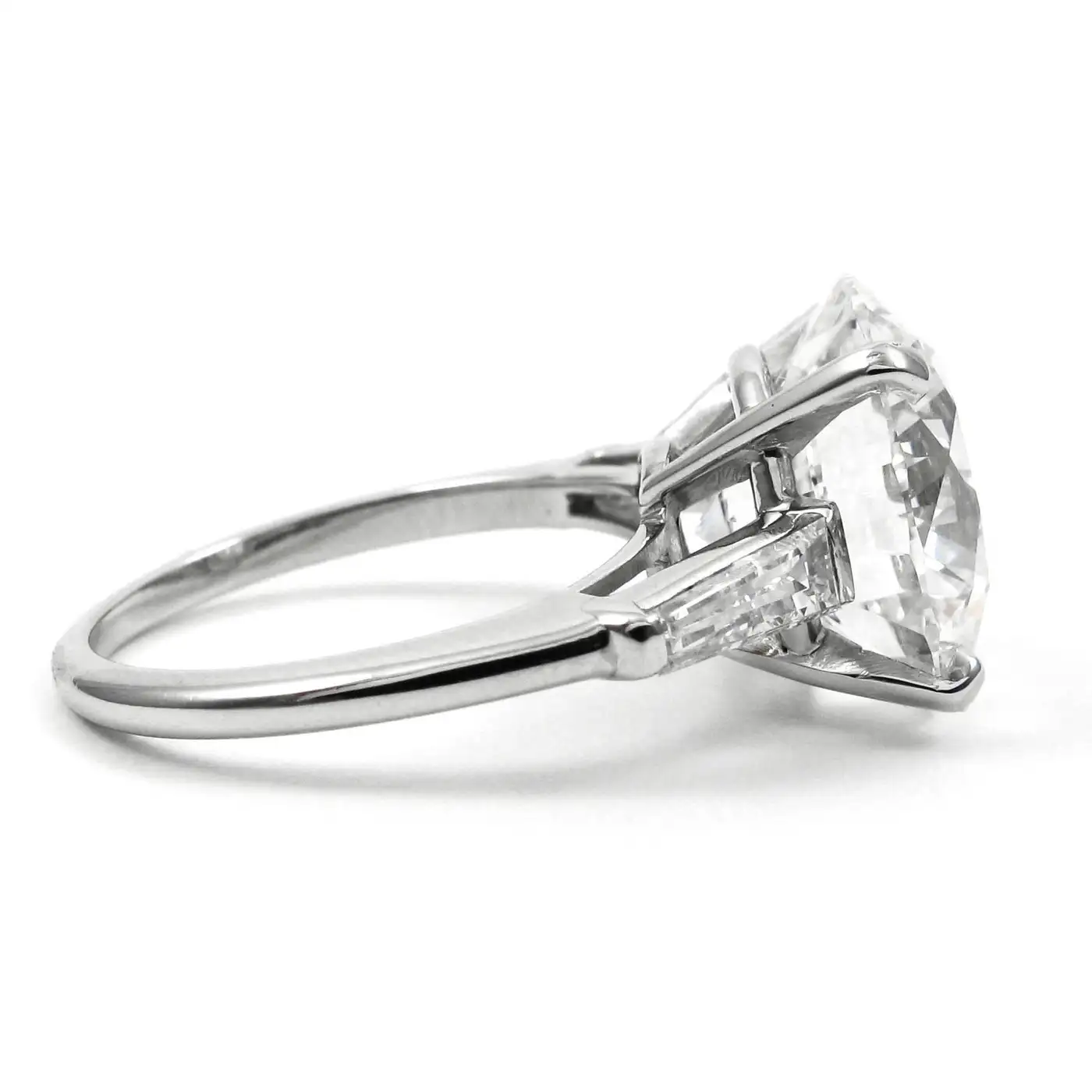 J.-Birnbach-7.33-ct-Round-Diamond-Engagement-Ring-with-Petite-Tapered-Baguettes-5.webp
