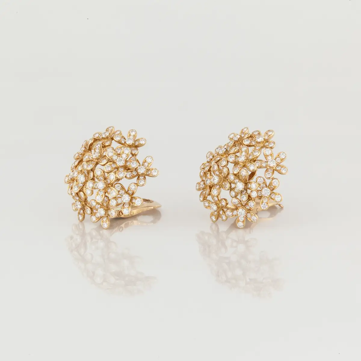 Socrate Diamond Earrings in 18K Yellow