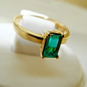 Solitaire 100% Natural Colombian Emerald Ring 18 Karat Gold