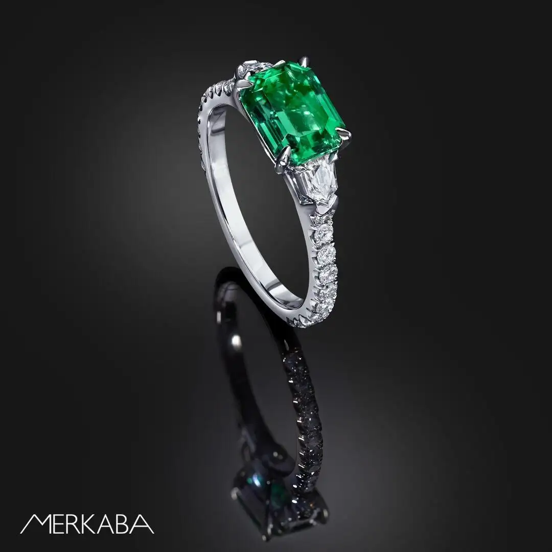 Untreated-Emerald-Ring-1.47-Carat-No-Oil-AGL-Certified-Panjshir-Afghanistan-8.webp