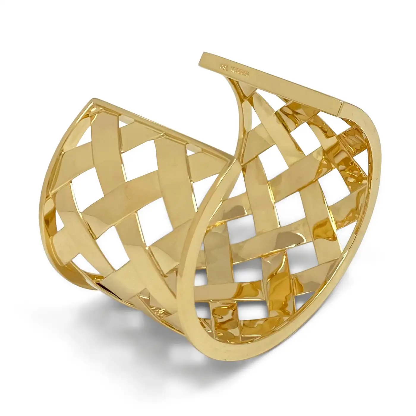 Verdura-Criss-Cross-Yellow-Gold-Cuff-3.webp