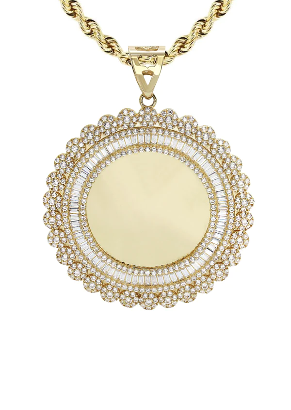 10K Yellow Gold Round Picture Necklace 2