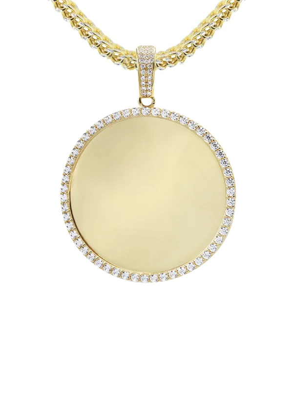 10K Yellow Gold Round Picture Necklace 2