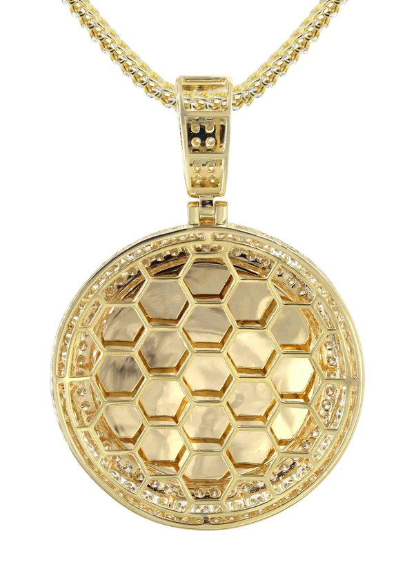 14K Yellow Gold Diamond Round Picture Pendant Necklace 3